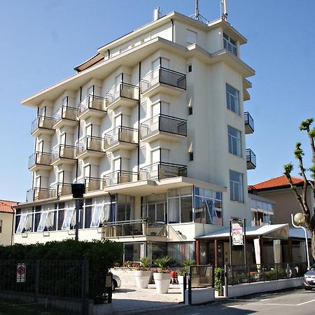 רימיני Hotel Goldene Rose מראה חיצוני תמונה