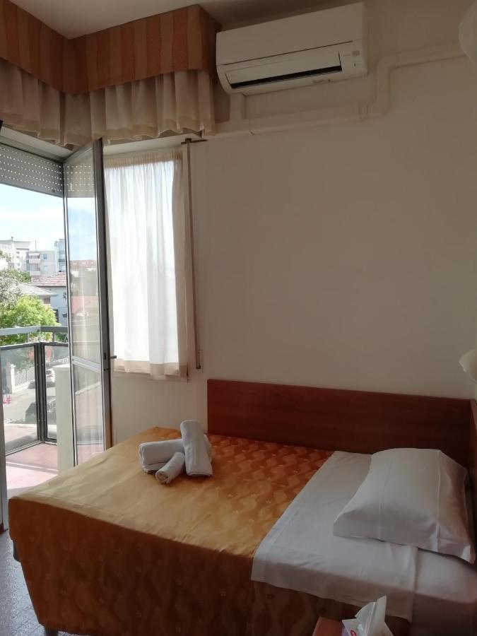 רימיני Hotel Goldene Rose מראה חיצוני תמונה