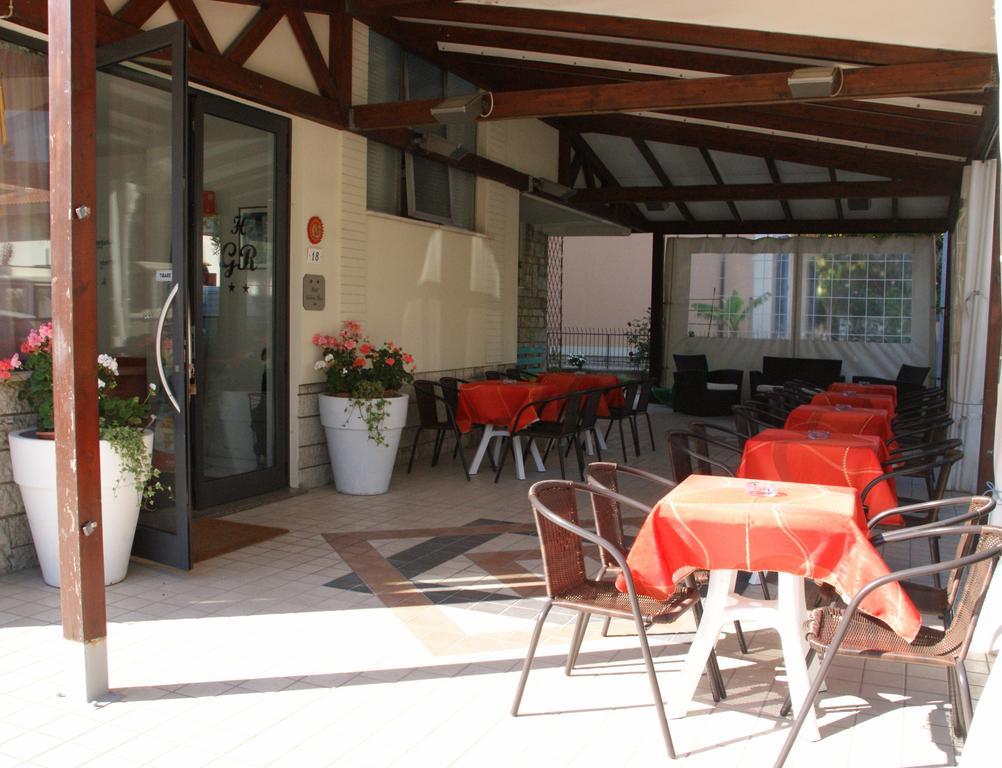 רימיני Hotel Goldene Rose מראה חיצוני תמונה