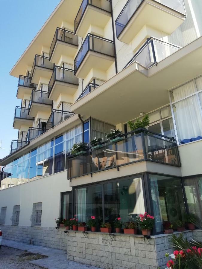רימיני Hotel Goldene Rose מראה חיצוני תמונה